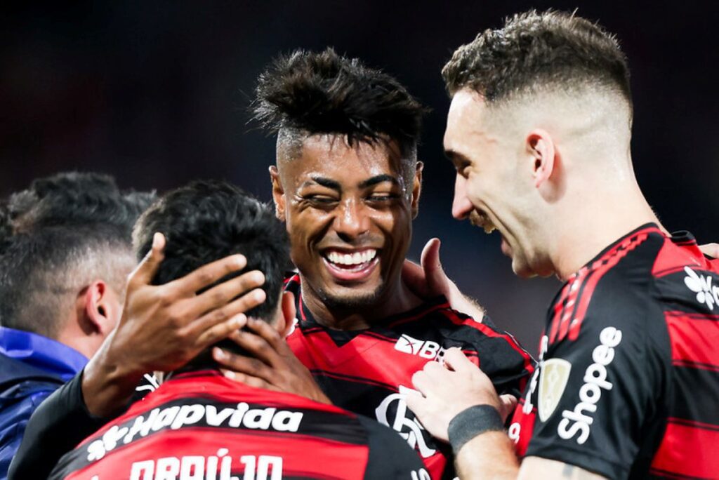Flamengo-x-Internacional-1024x684 Flamengo x Internacional: Rubro-Negro Vence no Maracanã e Abre Vantagem na Libertadores 2025