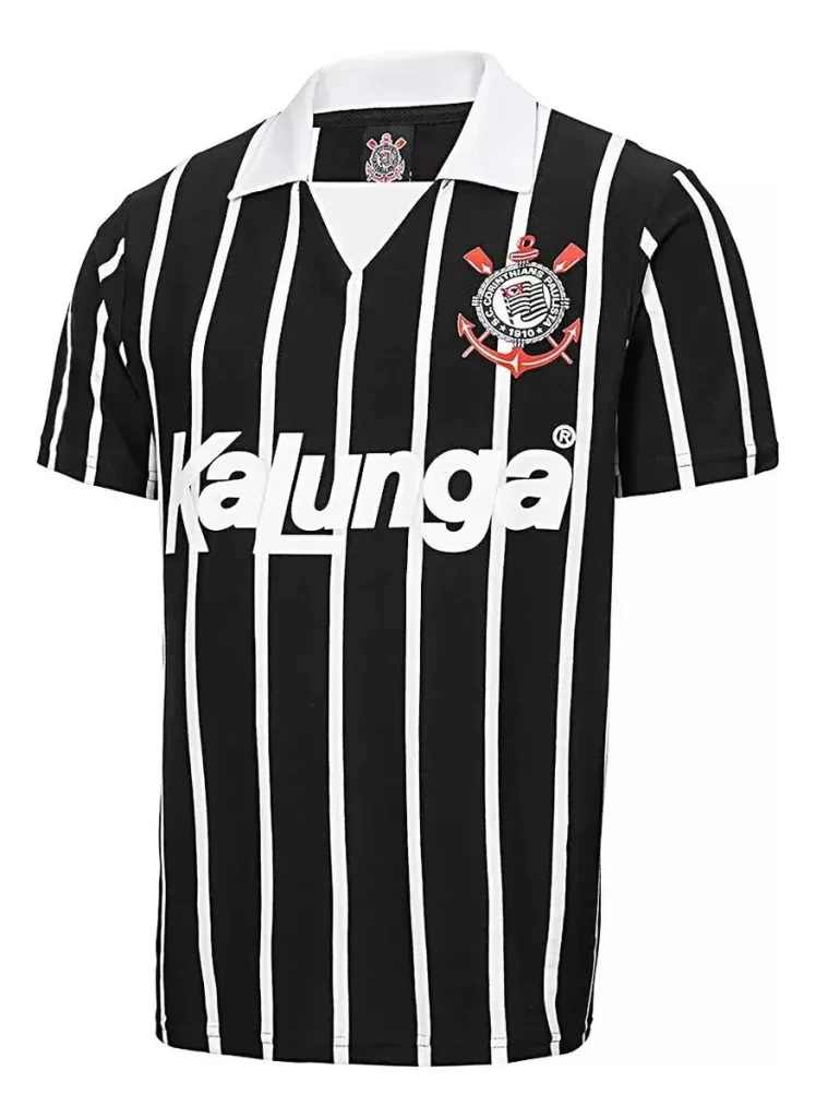 camisa-retro-do-corinthias-1990-748x1024 O fenômeno das camisas retrô no futebol brasileiro: por que estão voltando com força em 2025