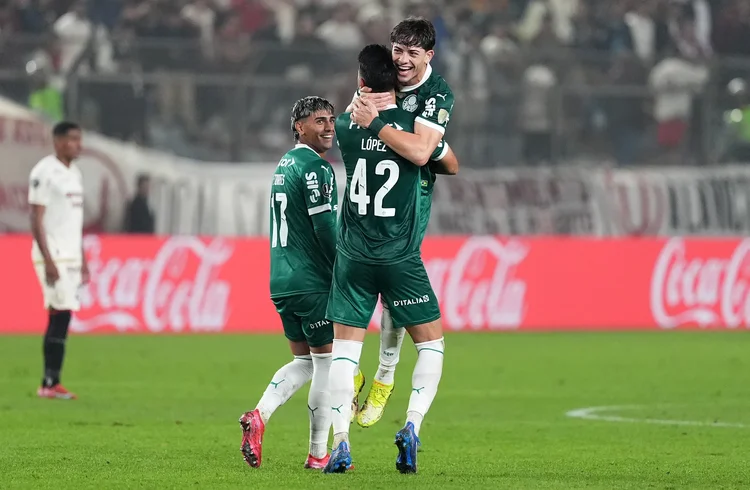 Palmeiras: José Lopez comemora o quarto gol da partida do jogo de ida nas oitavas de final da Libertadores, contra o peruano Universitario, em 14 de agosto de 2025. ( Raul Sifuentes/Getty Images) Este é um trecho original publicado em Exame.com. Leia a matéria completa em https://exame.com/esporte/libertadores-palmeiras-goleia-universitario-por-4-a-0-e-ganha-vantagem-para-jogo-de-volta/?utm_source=copiaecola&utm_medium=compartilhamento